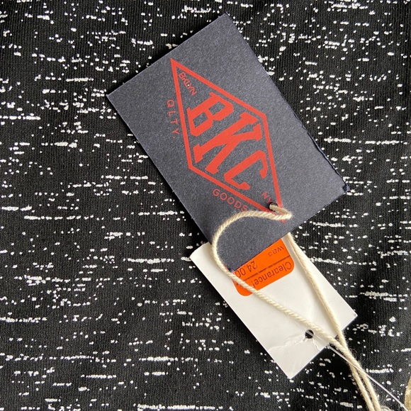 NWT Men’s/Unisex Skater Tee - Picture 4 of 6